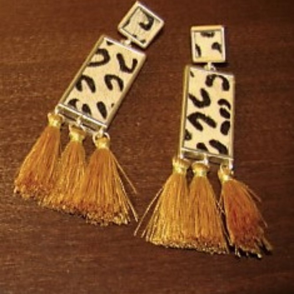 Leopard Print Fringe Pierced Earrings